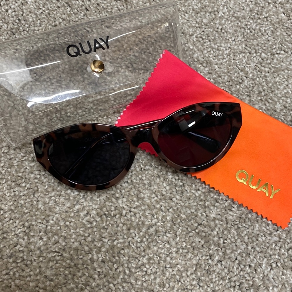 Quay Australia “Totally Buggin” Cat Eye Sunglasses
